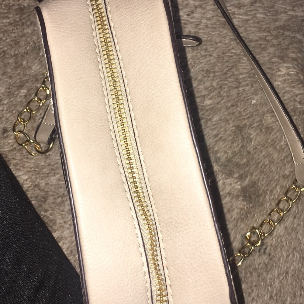 Purse - Picture 2 of 5